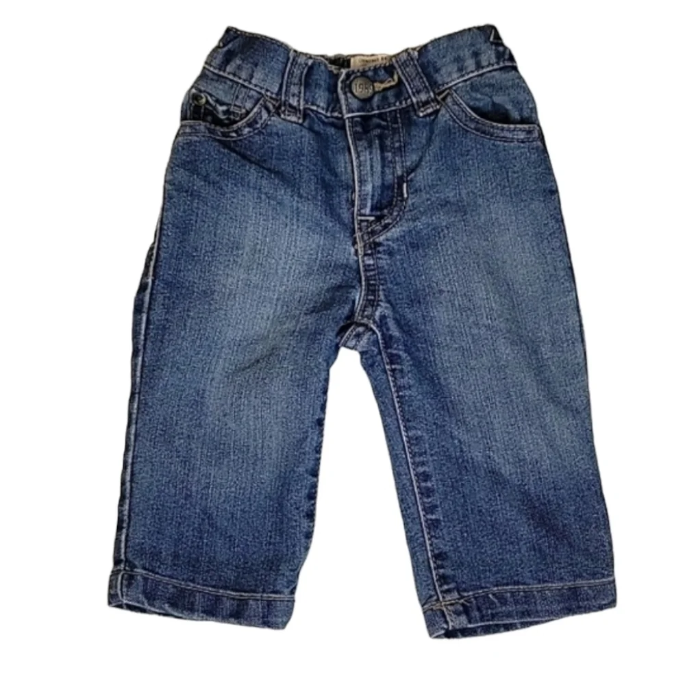 NWT 3-Piece Outfit Bundle: 1989 Place Denim Jeans & Shorts with Graphic Tee